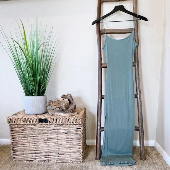 Fitted Green Spaghetti Strap Slit Dress - Picture 1 of 4